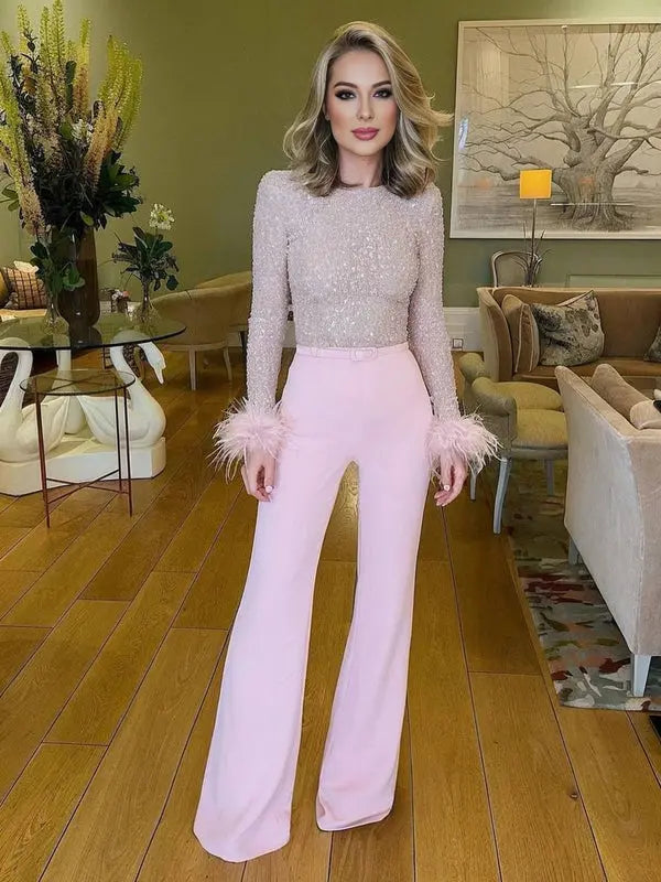 Amicie | Combinaison Pailletée avec Ceinture en Plumes et Manches Longues